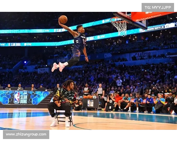 震撼集锦回顾:NBA赛场惊心动魄的经典时刻与绝美扣篮展现 震撼集锦回顾:NBA赛场惊心动魄的经典时刻与绝美扣篮展现